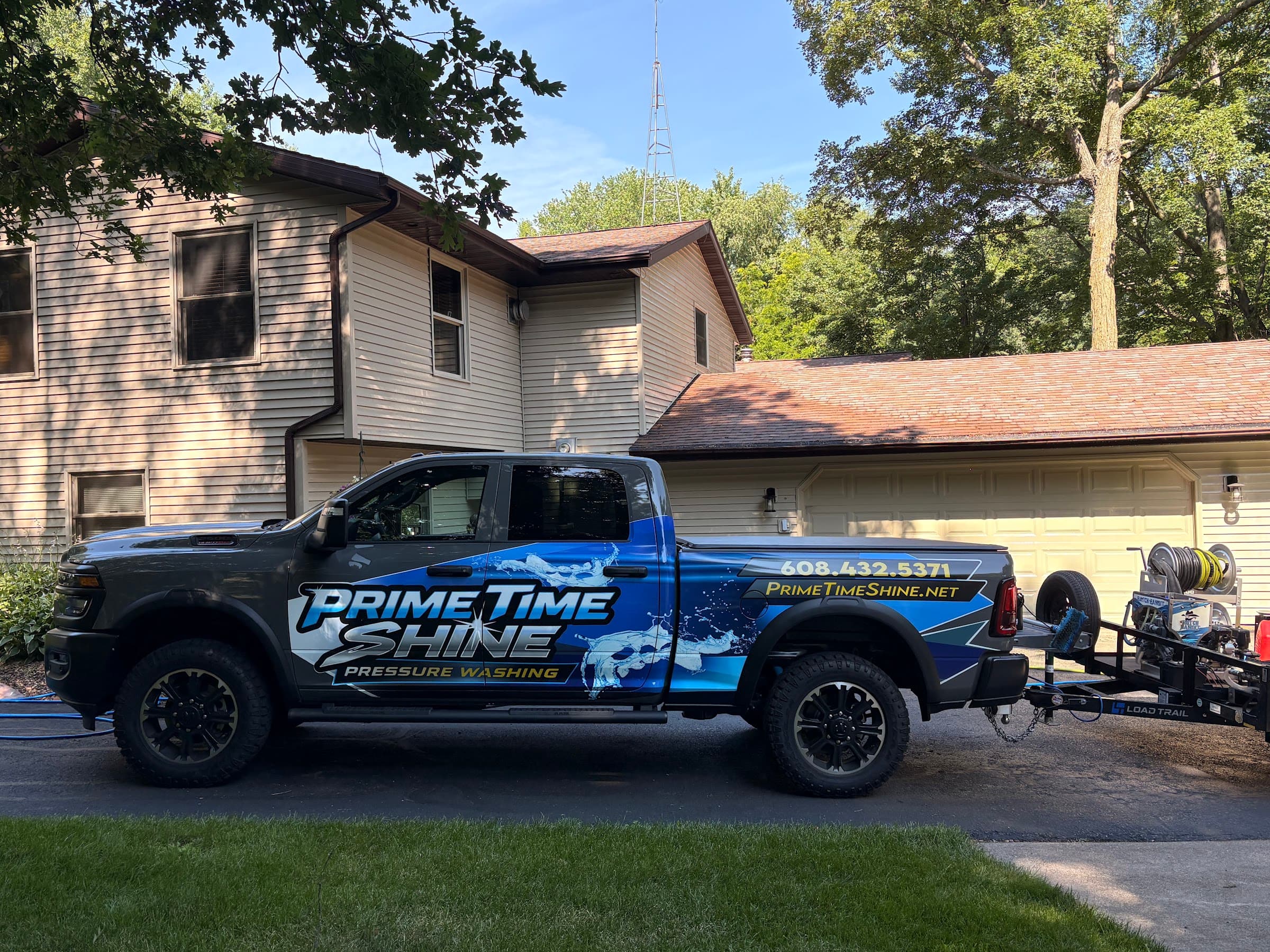Prime Time Shine work truck and cleaning trailer